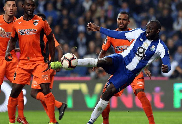 爱游戏体育-转折点！里昂状态回暖，葡超赛前攻防权衡，赛场秩序良好，赛季目标并未改变