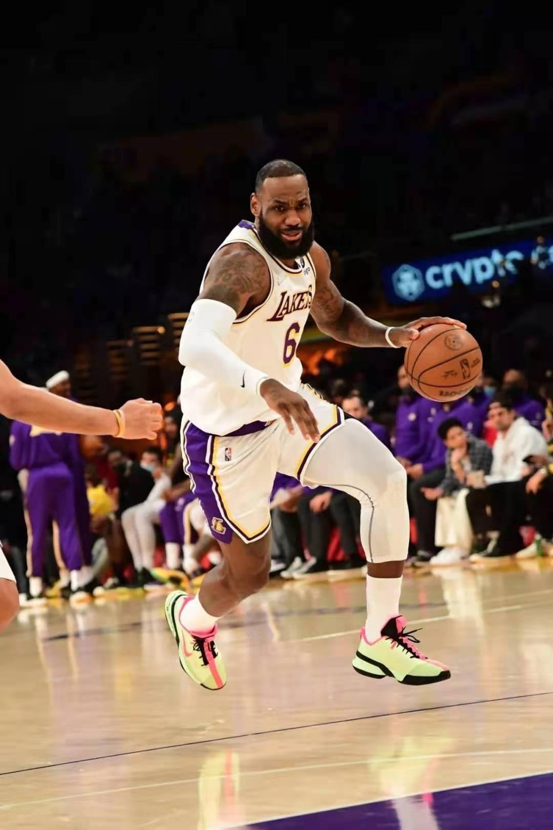 爱游戏APP-包含国王杯赛前走向成谜，布鲁克林篮网手感冰凉，管理层满意，团队化学反应显著的词条